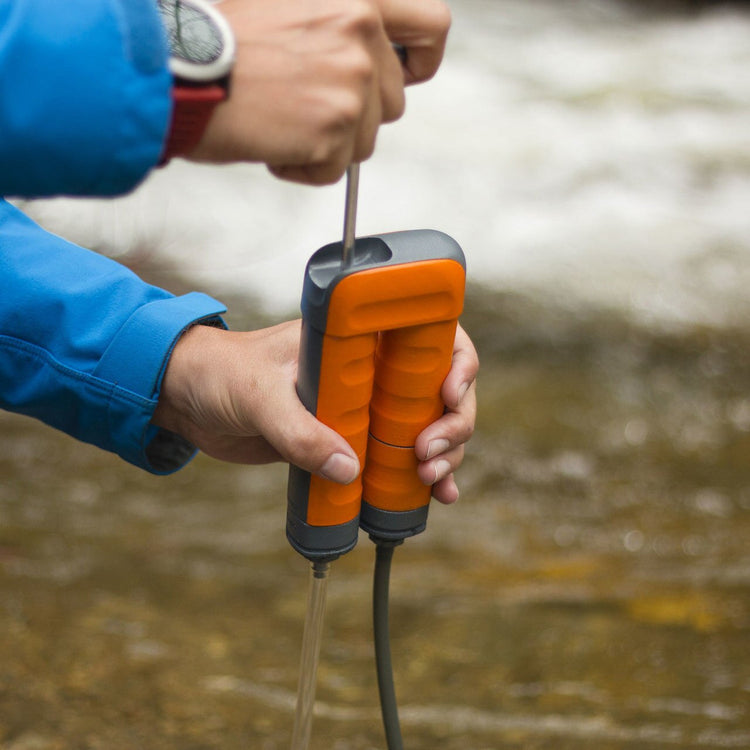 Portable water purifier(携帯浄水器)