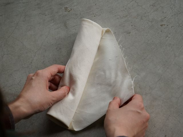 【96 KURO】カトラリー贈りものパッケージCざらざら｜黒染め小型ステンレスカトラリーセット・日本製ギフト