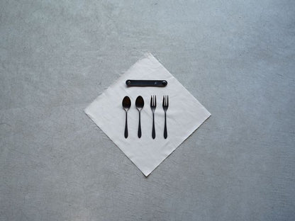 【96 KURO】カトラリー贈りものパッケージCざらざら｜黒染め小型ステンレスカトラリーセット・日本製ギフト