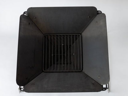 96【KURO】黒染め焚火台｜炎が映える光反射防止設計｜簡単組立・薄型収納