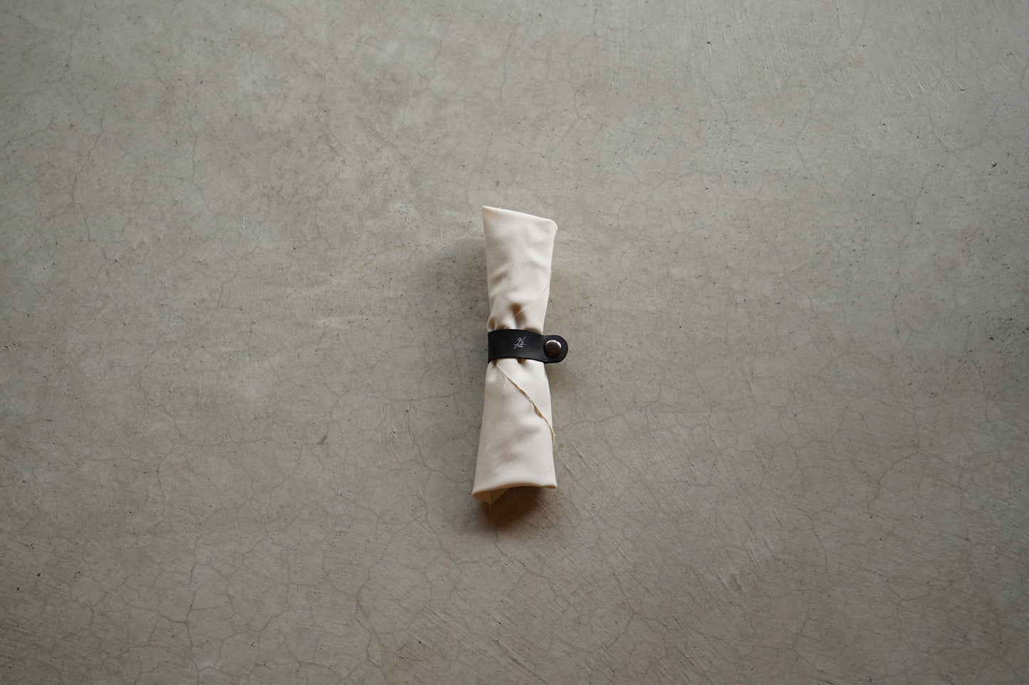 【96 KURO】カトラリー贈りものパッケージBざらざら｜黒染めステンレス製フルセット・日本製ギフト