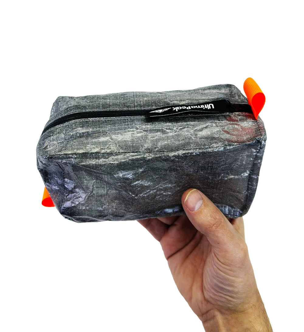 UltimaPeak（ウルティマピーク）AeroStash™（エアロスタッシュ）Dyneema® 超軽量スタッフバッグ 1L パワーバンクポケット付き 13g