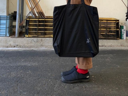 96【KURO】黒染め焚火台｜炎が映える光反射防止設計｜簡単組立・薄型収納