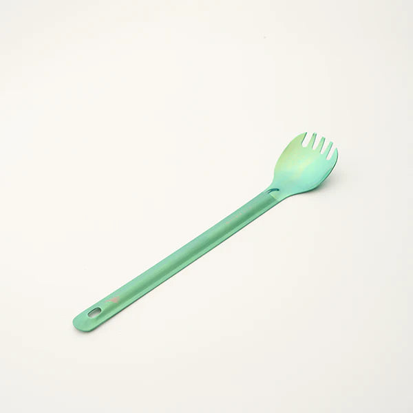 トークス チタン磨かれたボウルを持つロングハンドルスプーク（青色、グリーン）TOAKS Titanium Long Handle Spork with Polished Bowl SLV-14-B SLV-14-G
